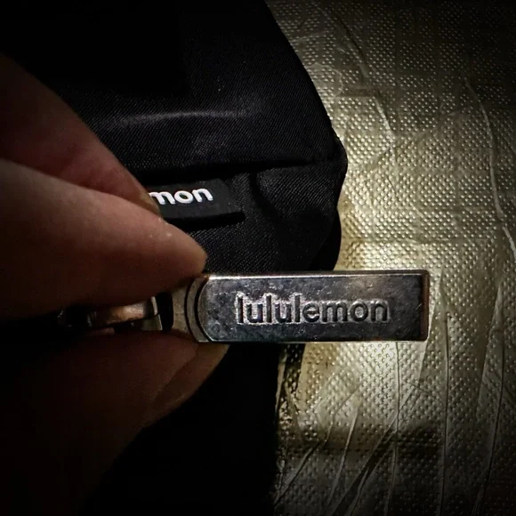 lululemon athletica Black Belt Bag new without tags - Picture 15 of 16